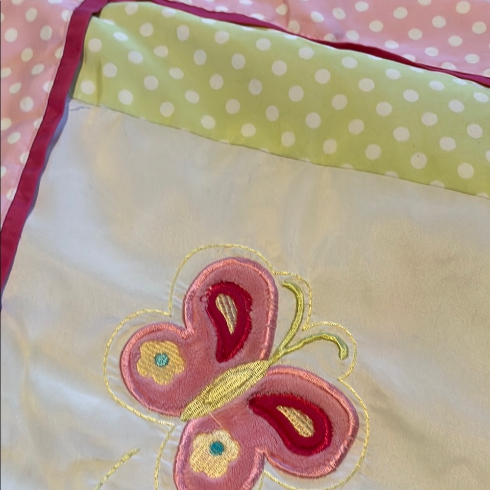 Floral and Butterfly Embroidered girls pillowcase - Picture 5 of 7